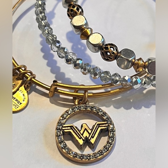 Alex and Ani Wonder Woman Crystal Emblem Set of 3 two tone expandable bracelets - Picture 7 of 14